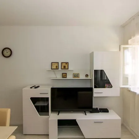 Roli Apartment *