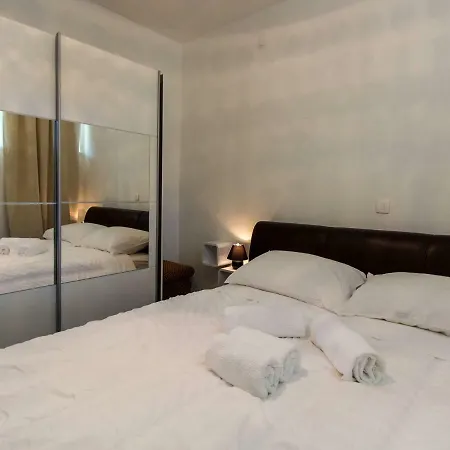 Roli Apartment *